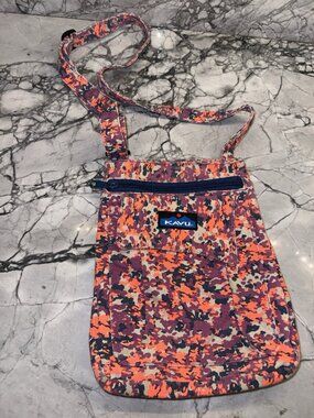 Kavu Keeper Crossbody Bag Pink Orange Camo Purse